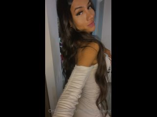 laura saenz dancing young