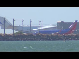 landing of the largest cargo plane in the world